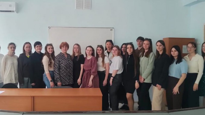 Преподаватели факультета ДиНО ВГСПУ рассказали о новых правилах приема студентам Волгоградского социально-педагогического колледжа  