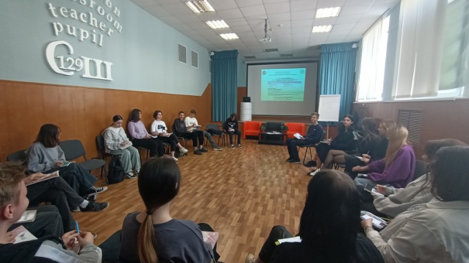 Профориентация школьников: представители ВГСПУ провели встречу с учащимися школы № 129