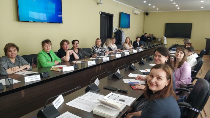 Преподаватели ВГСПУ обсудили проблемы современной семьи в Министерстве образования и науки Астраханской области